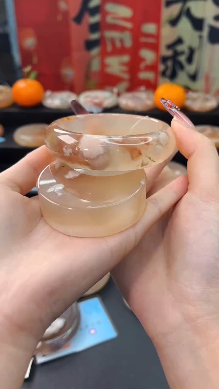 【闪购商品】石英质玉手镯未镶嵌赠送镯心（60圈口）