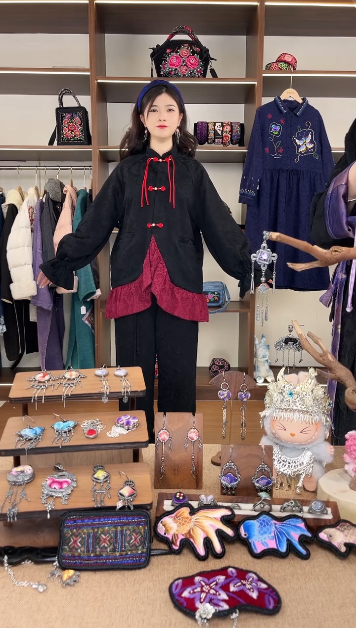 织绣黑****塔A15黔东南苗族刺绣