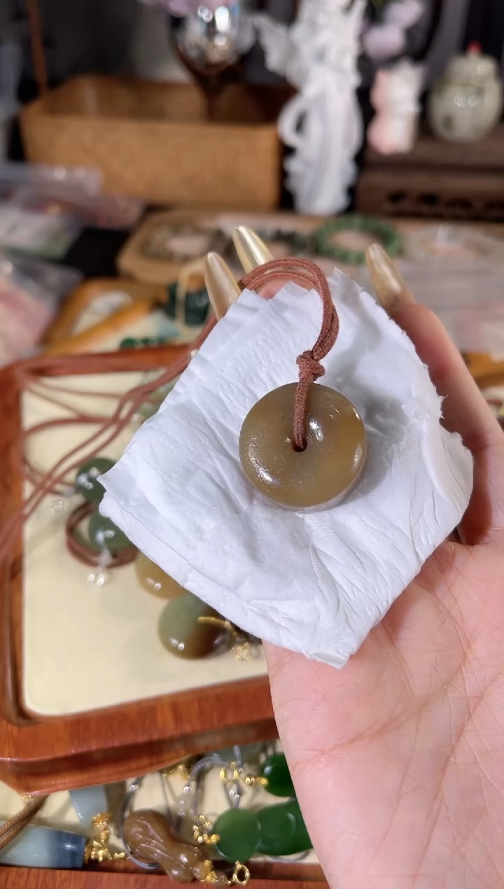 项链未镶嵌和田玉多样性发其一