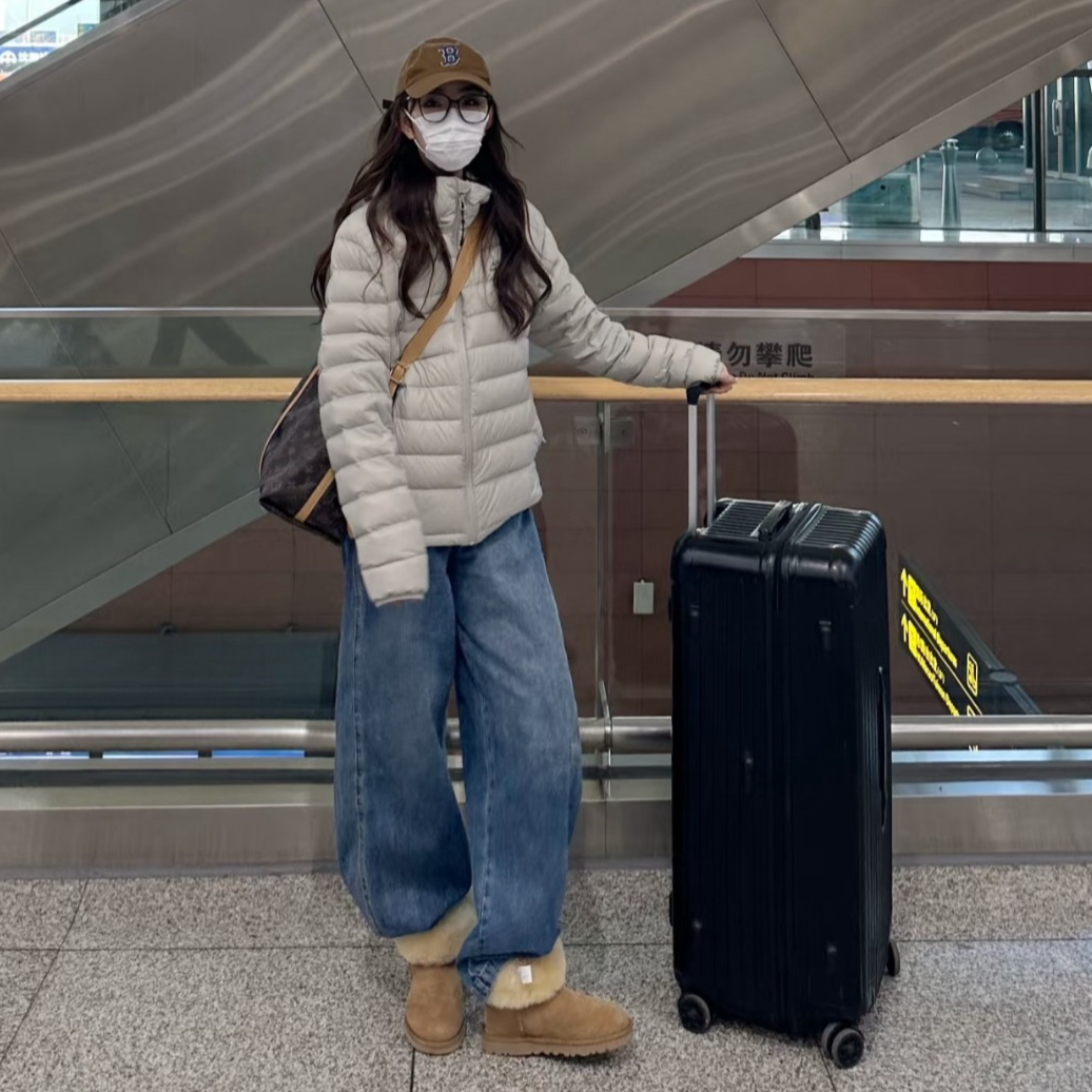 轻薄排骨羽绒服女短款2025年冬季新款休闲鸭绒粉色情侣连帽外套