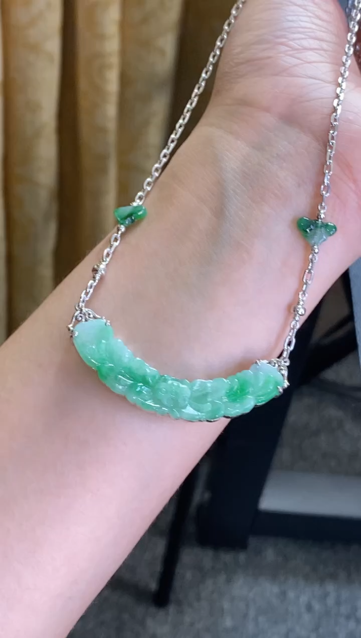颈饰银S925镶嵌翡翠净货19350
