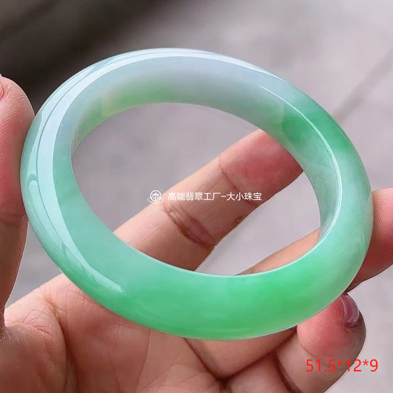 大小珠宝细糯种甜绿色天然翡翠手镯正圈51.5细糯干净阳绿翡翠玉镯