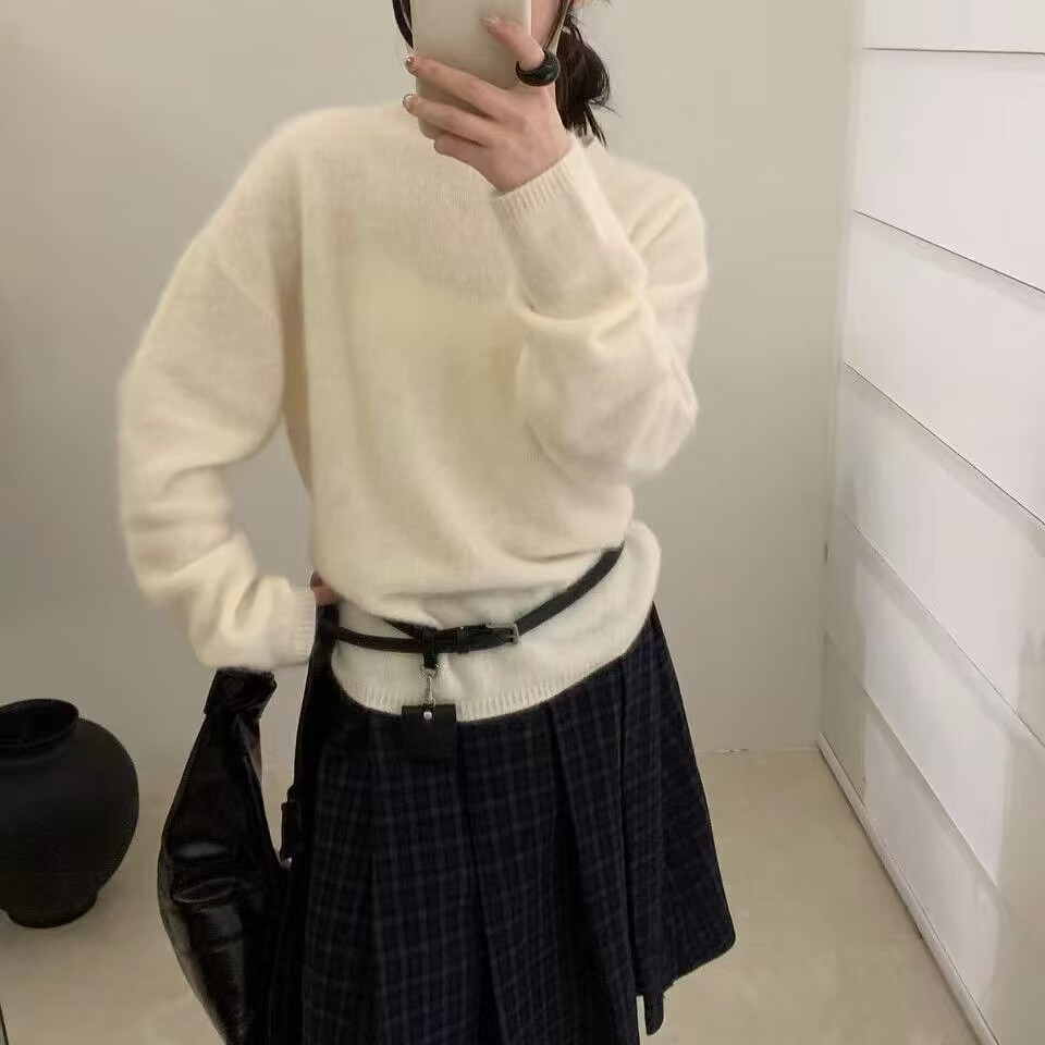 T2891 冬日白茶 基础无缝圆领长袖套头保暖毛衣