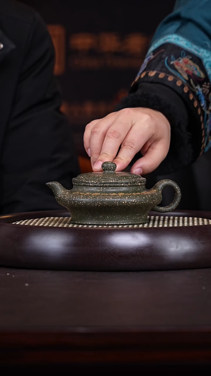 【闪购商品】紫砂茶壶张赦棠20-21 虚扁紫砂壶230c