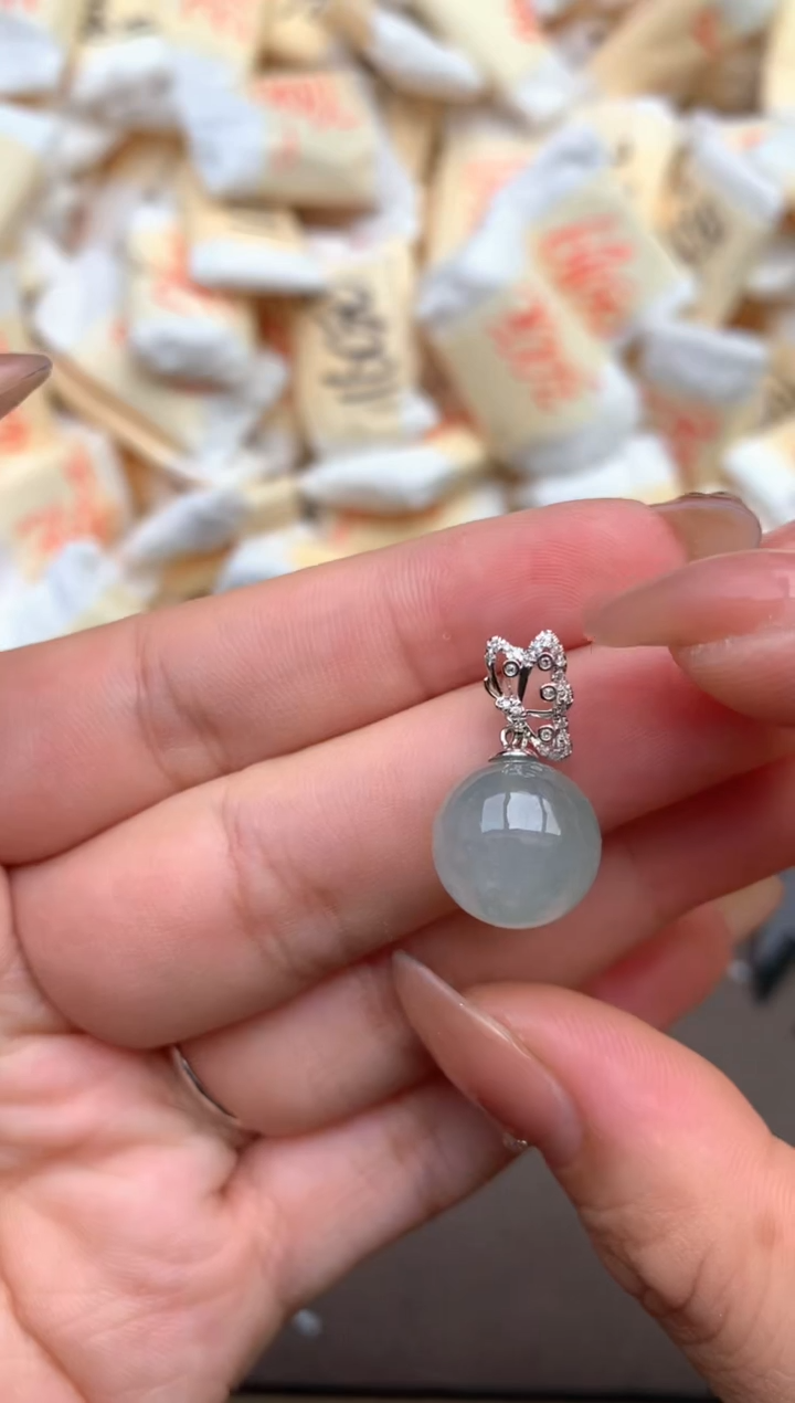 【闪购商品】翡翠18K金镶嵌挂件 —