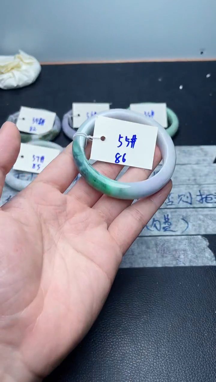 未镶嵌手镯翡翠86