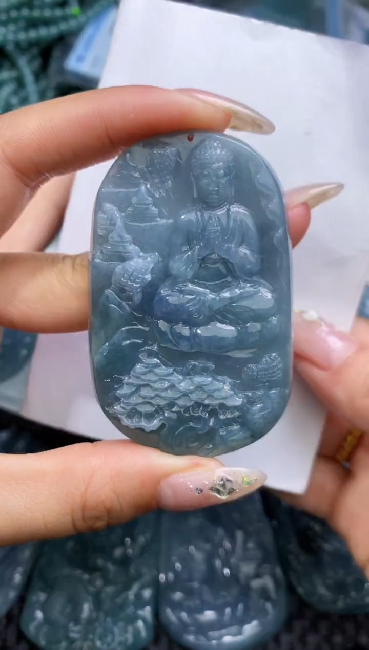 【闪购商品】翡翠颈饰未镶嵌         
