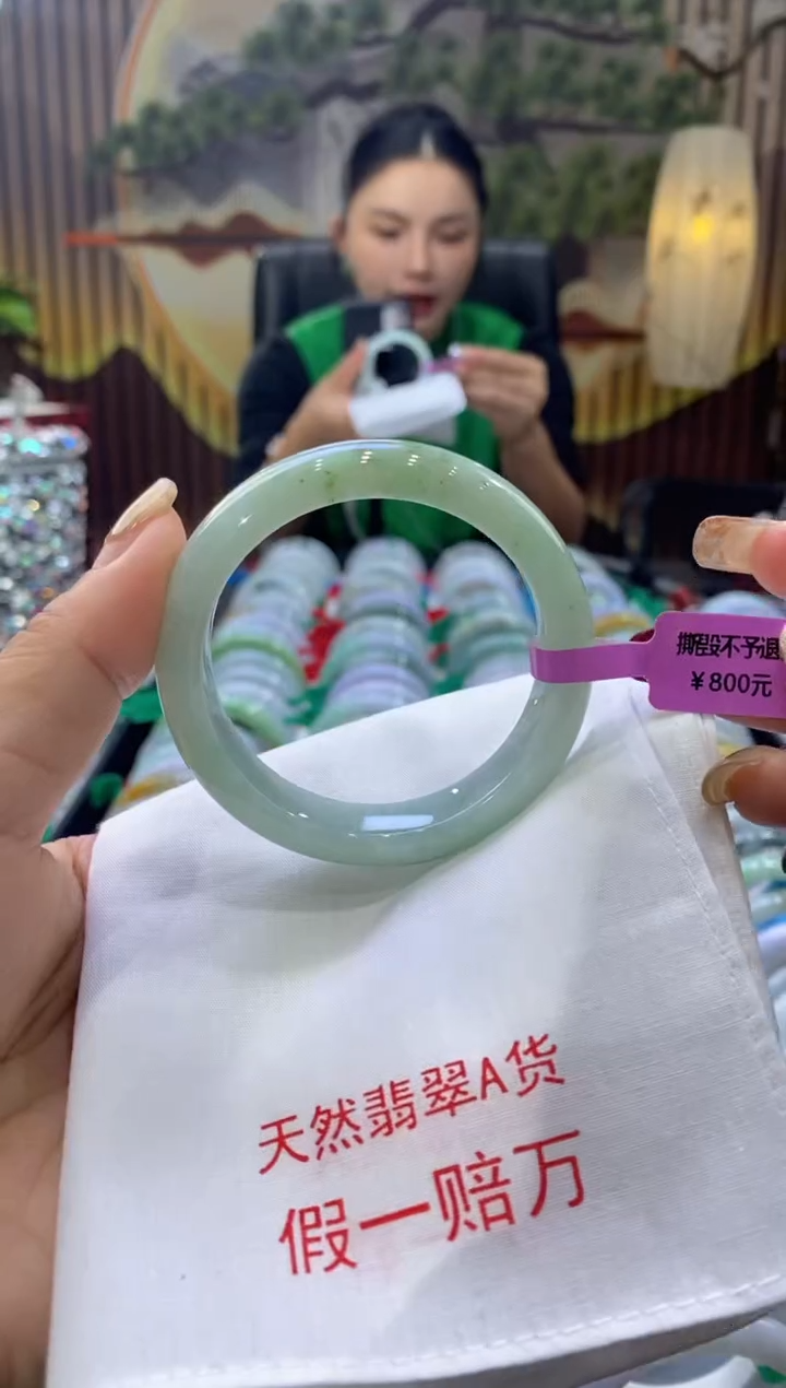 【闪购商品】翡翠未镶嵌手镯多人06389