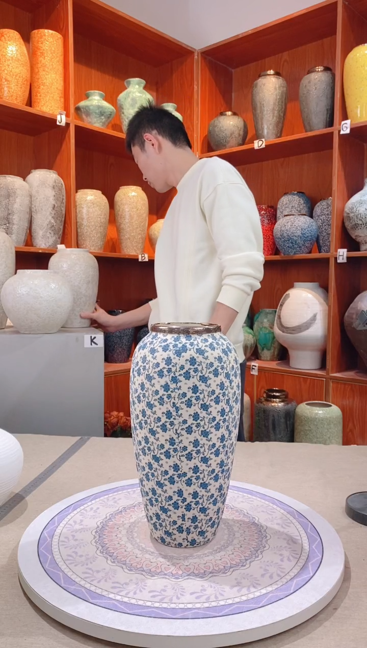 【闪购商品】瓶白底小兰花 大号 陶瓷花瓶 无花