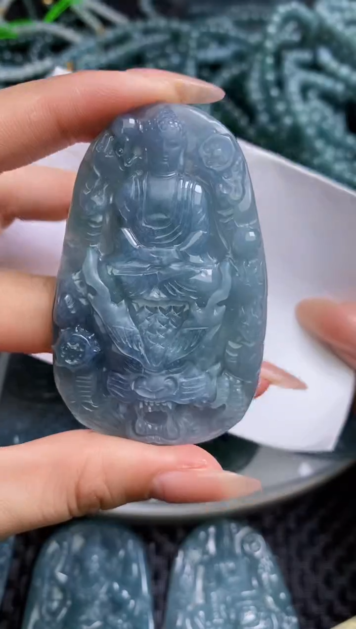 【闪购商品】翡翠颈饰未镶嵌         