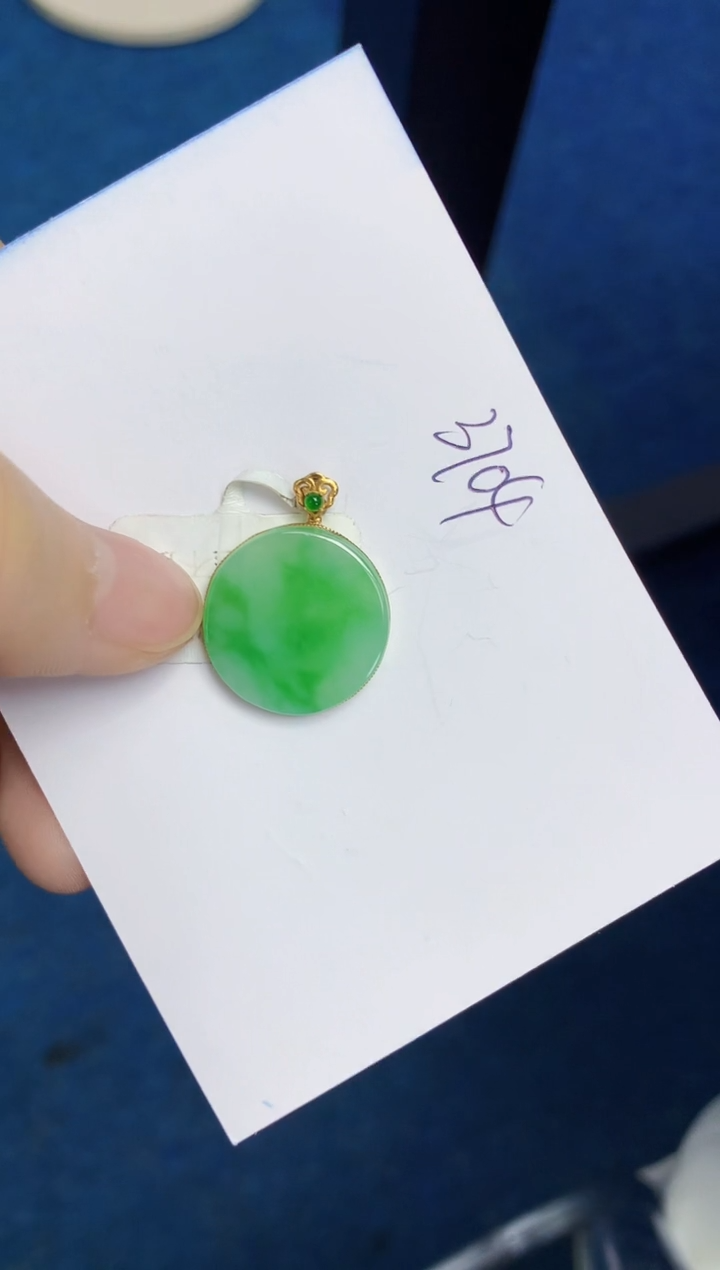 翡翠18K金镶嵌颈饰天然缅甸翡翠A货