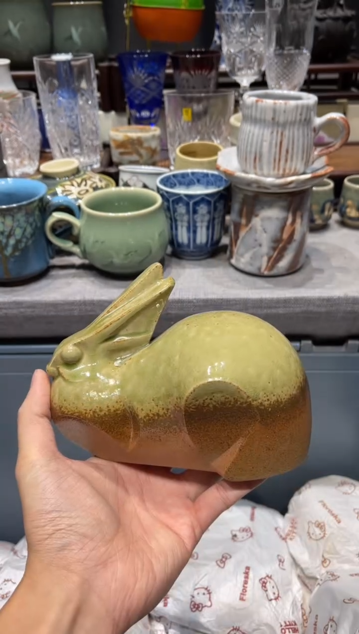 瓷片兴乐烧兔子摆件