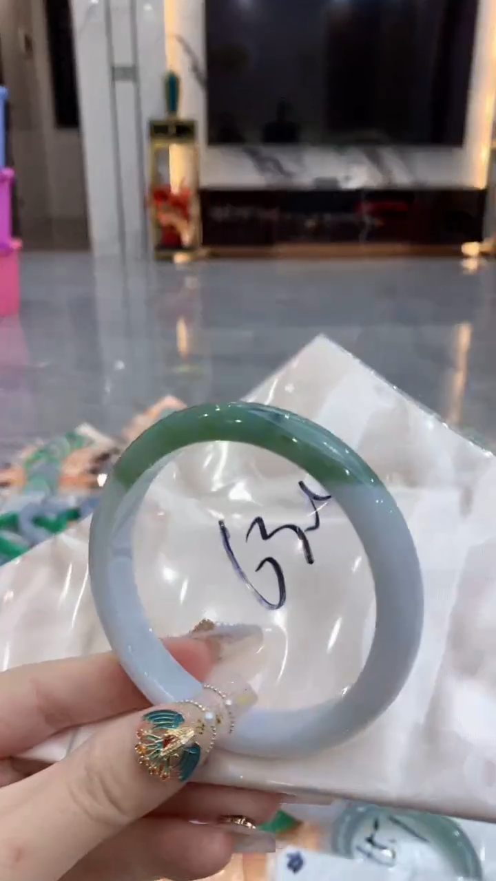 【闪购商品】翡翠手镯未镶嵌0246768059