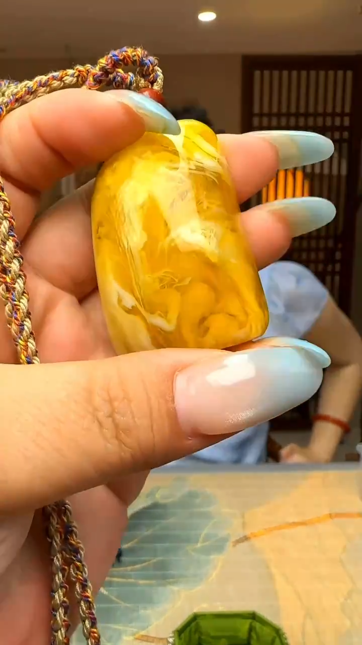 甄选好物漆白妖花飘蜜手串JBY001