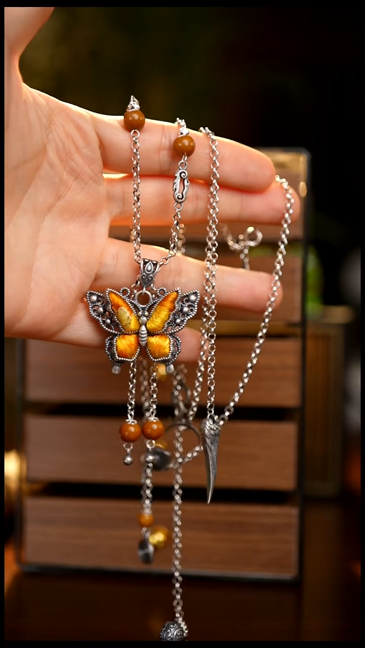 刺绣太****?私人定制苗族手工W785