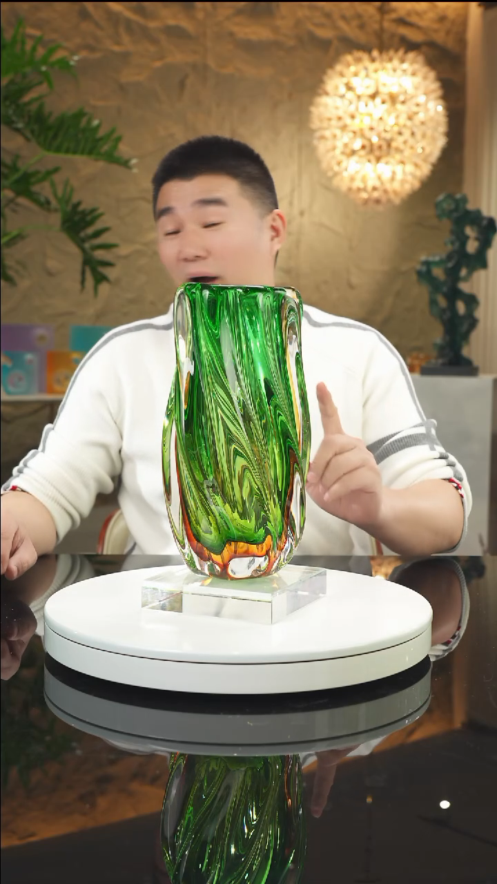 【闪购商品】瓷片设计款琥珀绿花瓶
