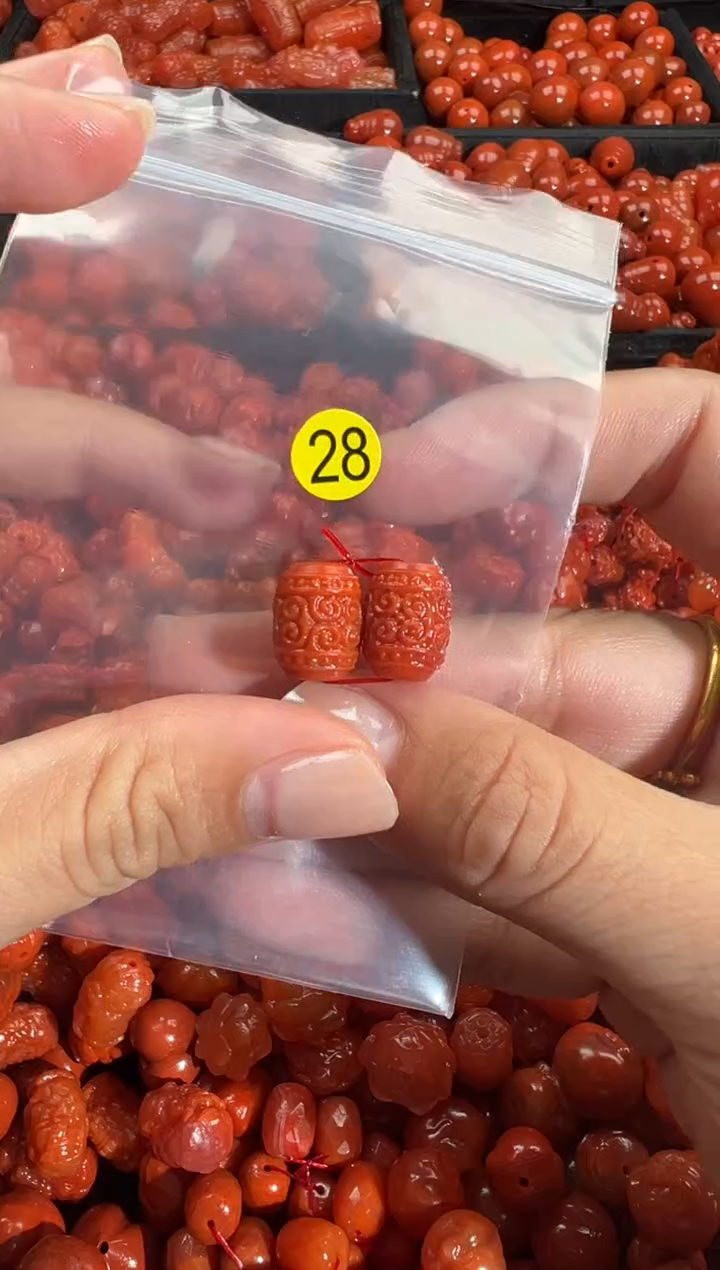 颈饰未镶嵌南红玛瑙1