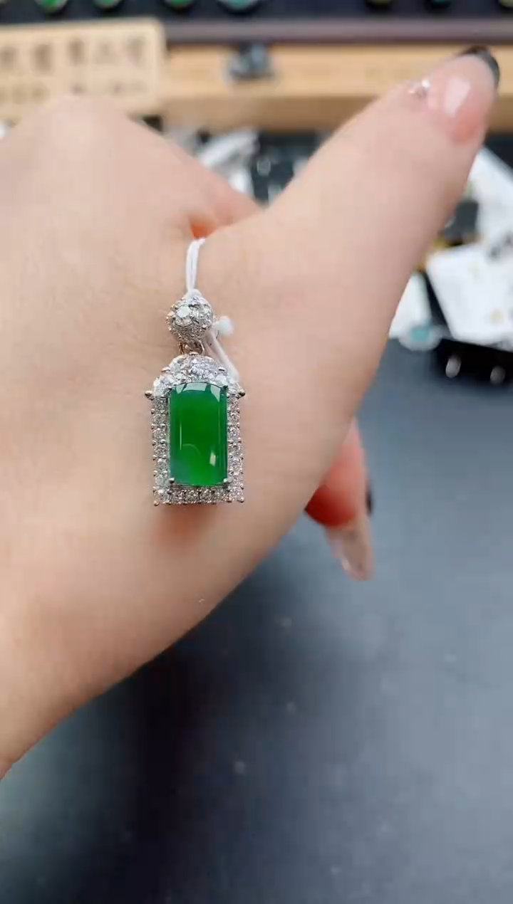 吊坠(赠链)银S925镶嵌翡翠1