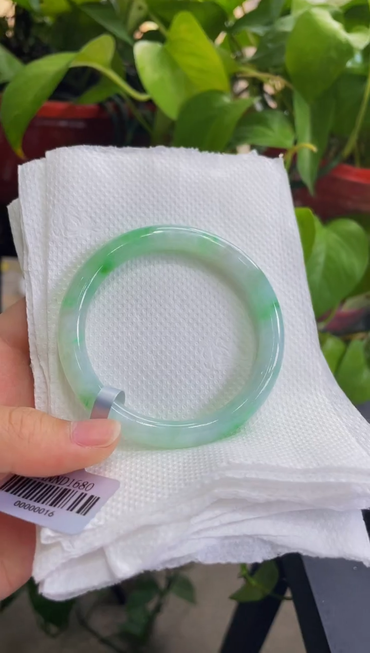 【闪购商品】翡翠手镯未镶嵌046手镯53