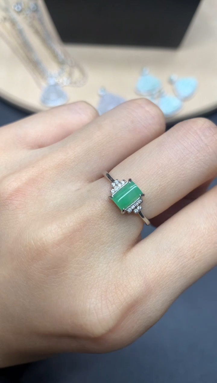 【闪购商品】翡翠戒指银S925镶嵌无事牌【无服务费】