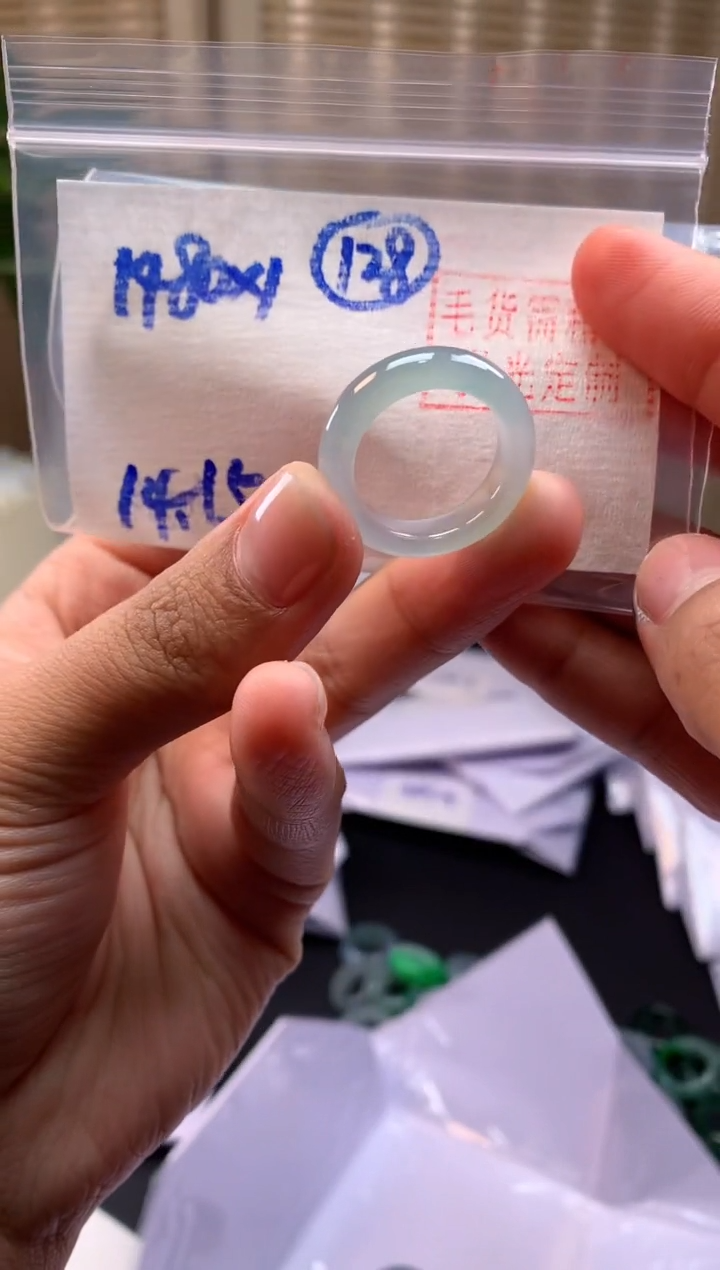 【闪购商品】定制翡翠未镶嵌戒圈#1480元-毛货需精细抛光