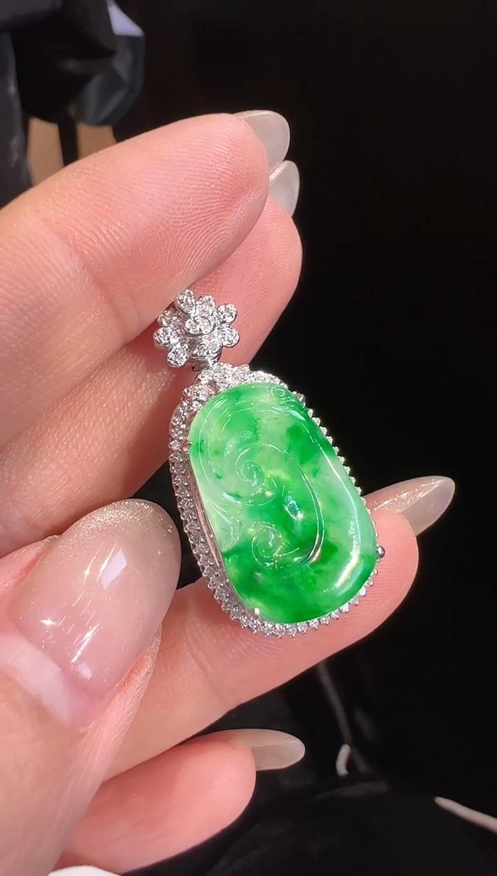 【闪购商品】翡翠吊坠(不含链)18K金镶嵌吊坠