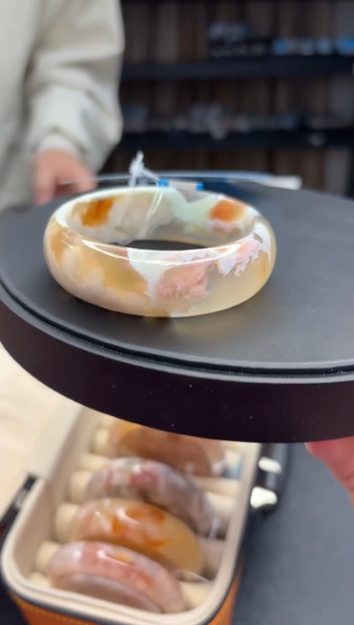 【闪购商品】石英质玉手镯未镶嵌48（57圈）