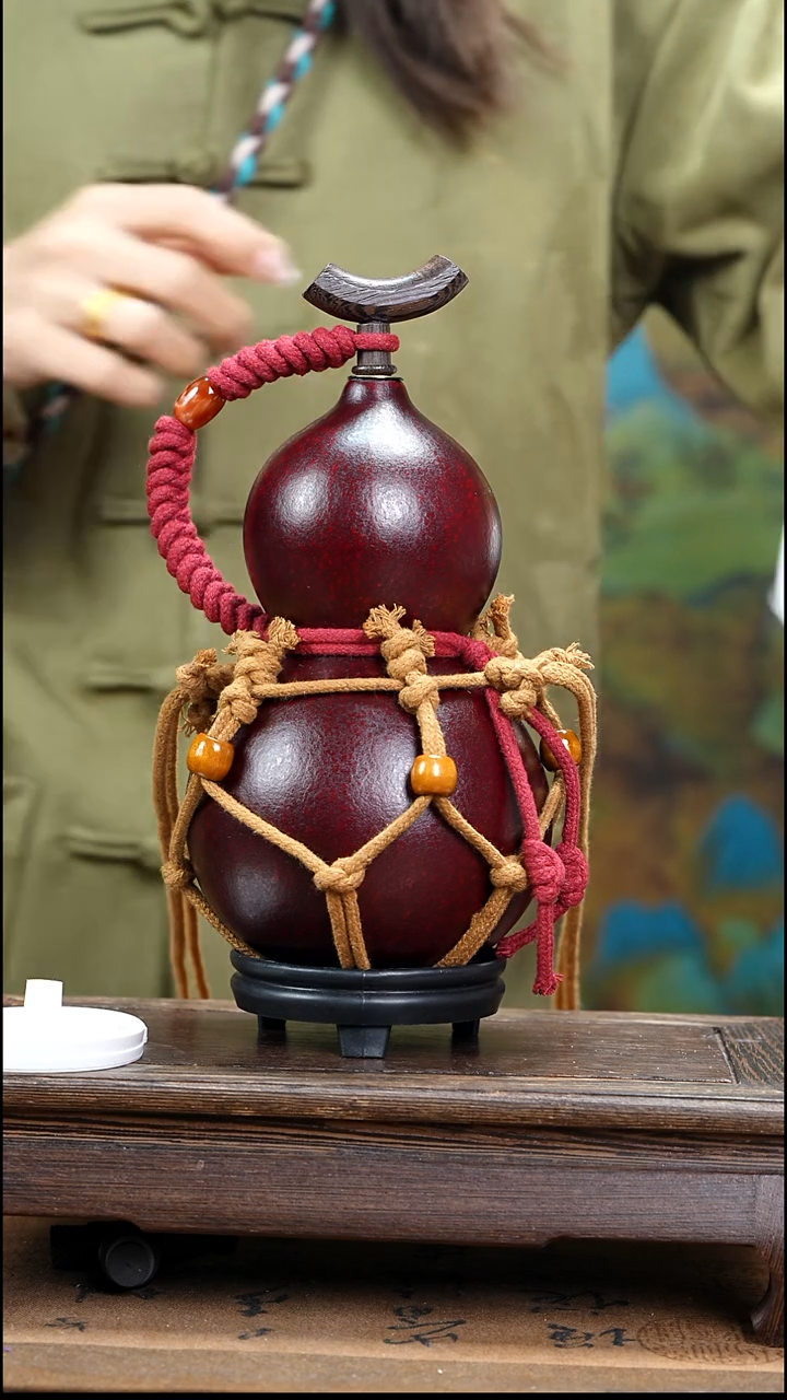 YY035复古网兜款大漆天然酒葫芦（一物一拍）