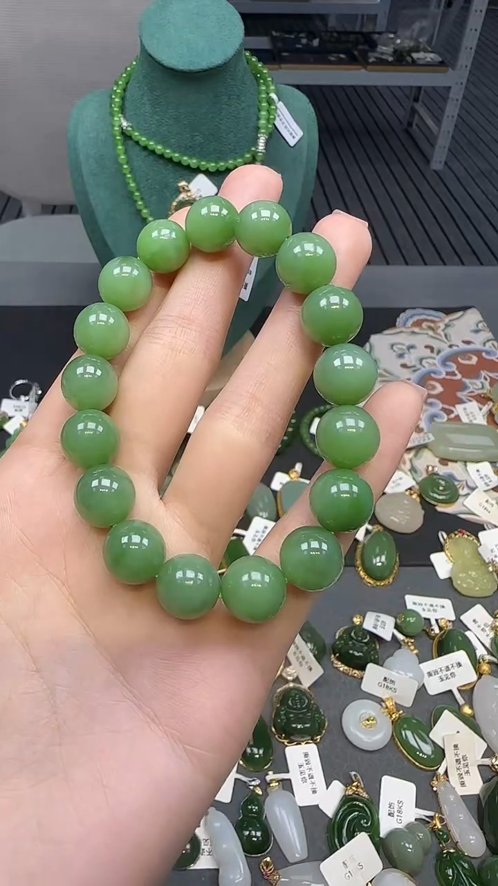 未镶嵌手串和田玉1