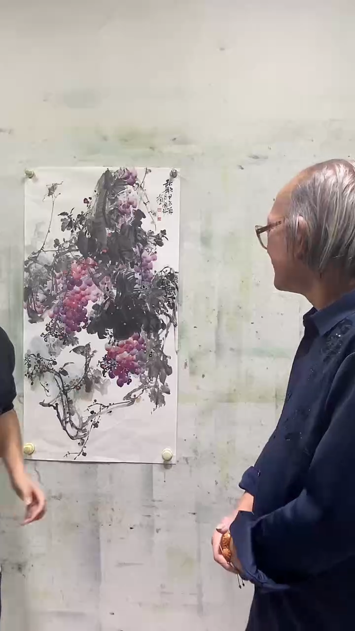 国画刘国铭手绘《葡萄》