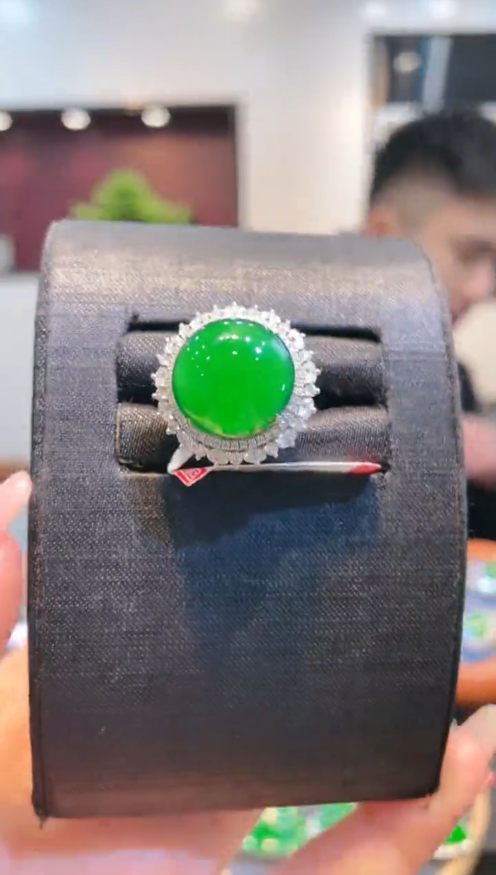 【闪购商品】翡翠颈饰18K金镶嵌A57天然A货翡翠两用款戒指