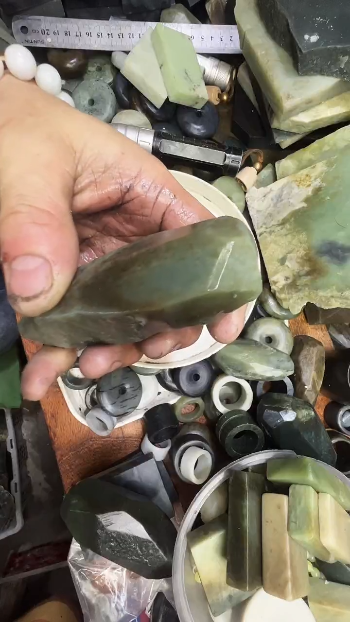 未镶嵌和田玉珠宝半成品手把件