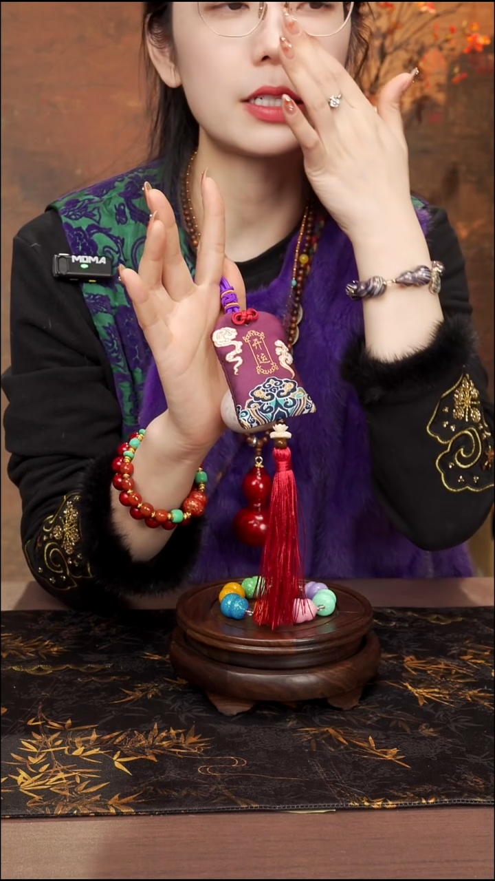 424 --大漆车挂小葫芦---29..9