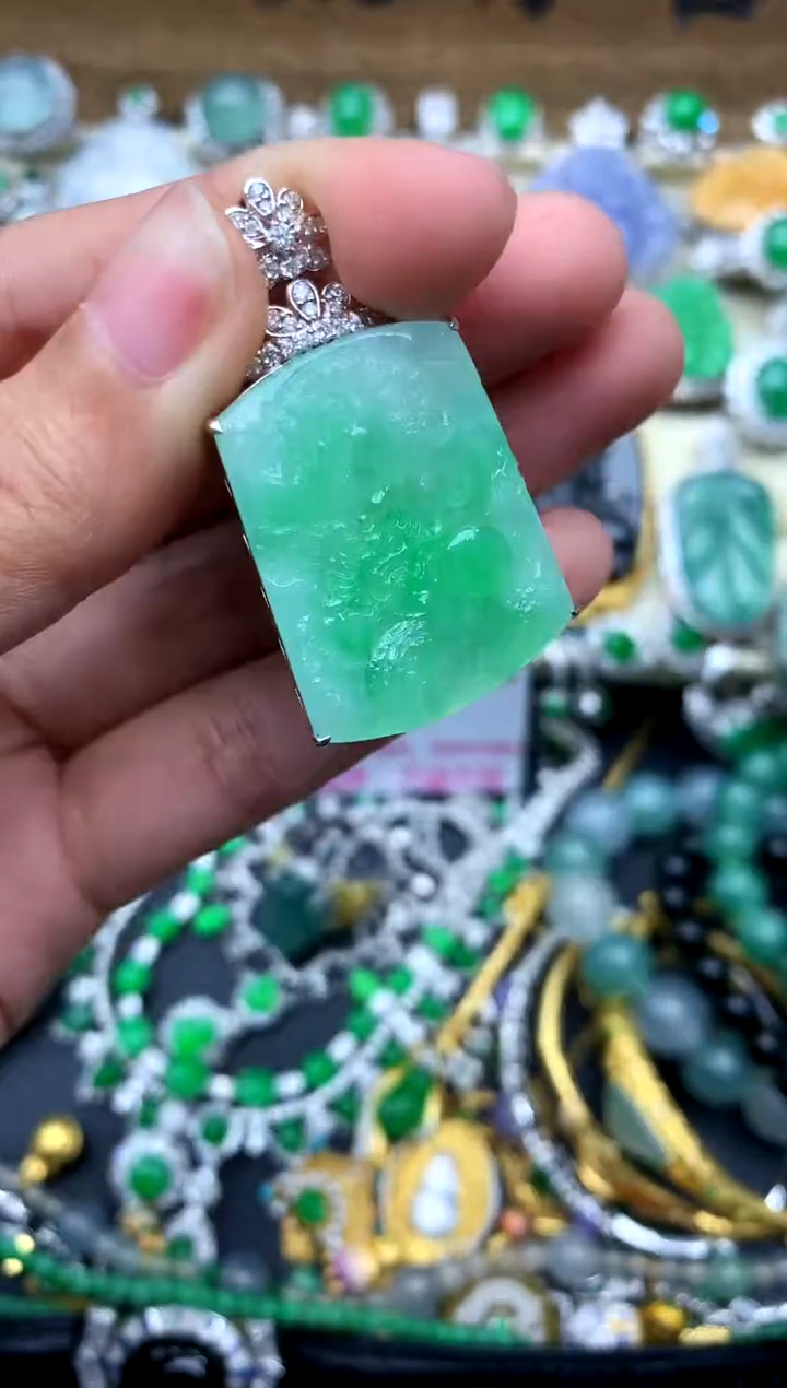 【闪购商品】翡翠颈饰18K金镶嵌329-中国好珍宝