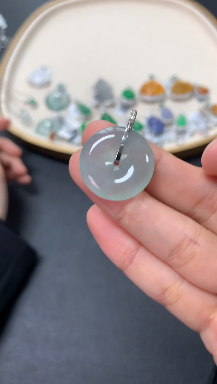 【闪购商品】翡翠吊坠(不含链)18K金镶嵌2580