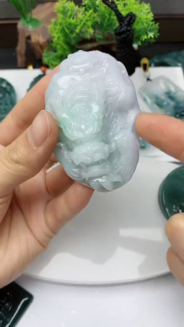 【闪购商品】翡翠颈饰未镶嵌         