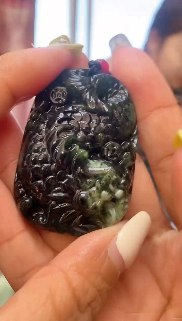 未镶嵌岫玉吊坠   