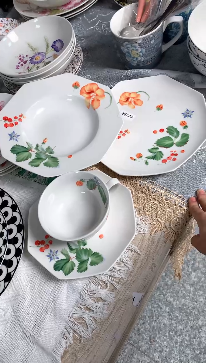 【闪购商品】瓷片陶瓷原单CC759餐具四件套