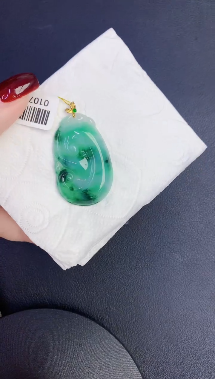 颈饰18K金镶嵌翡翠缅甸天然翡翠A货