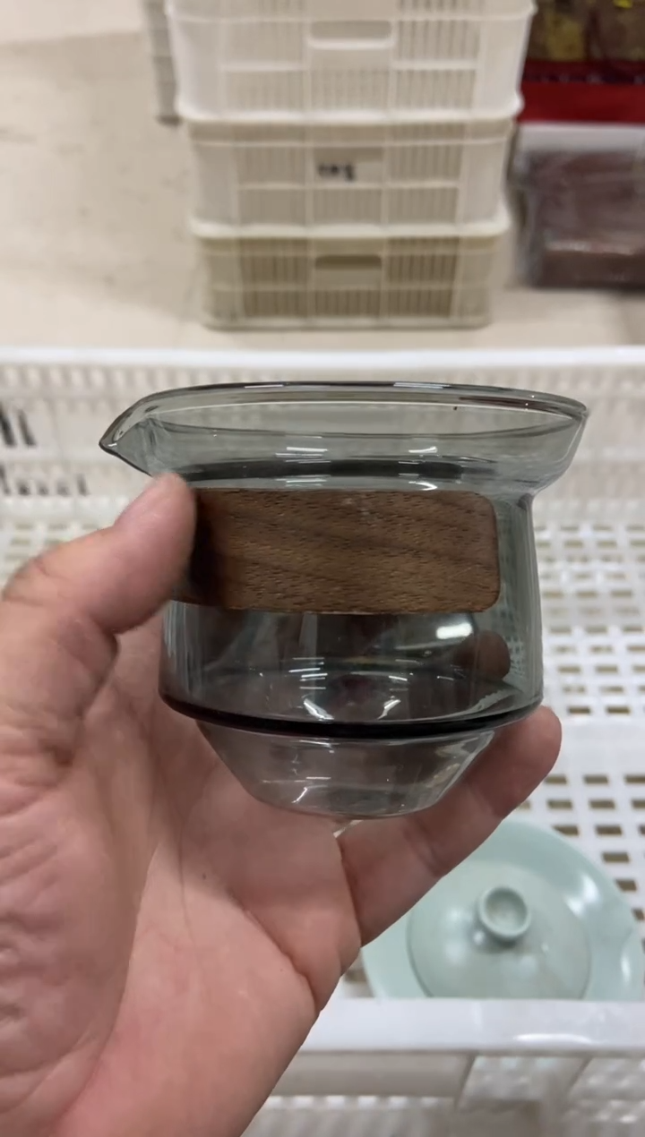 无运费险有瑕疵的摄影的产品有使用过的痕迹有点脏介意勿拍