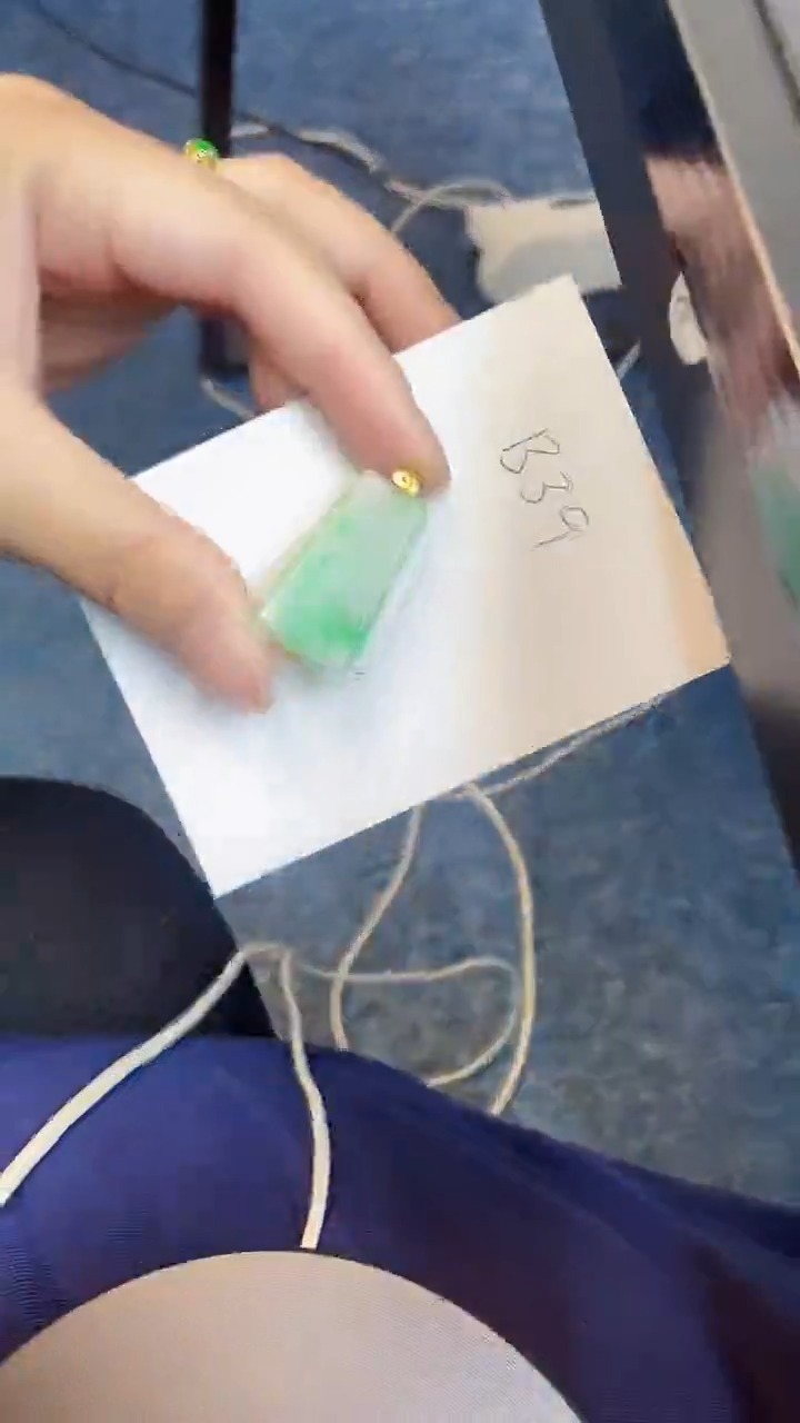翡翠18K金镶嵌颈饰0000000000