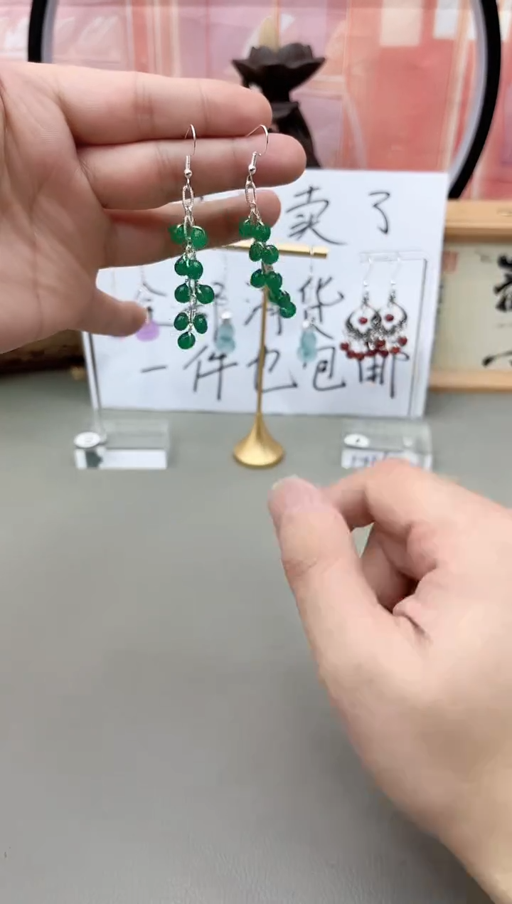 银S925镶嵌石英质玉（非洲翠）耳坠h718