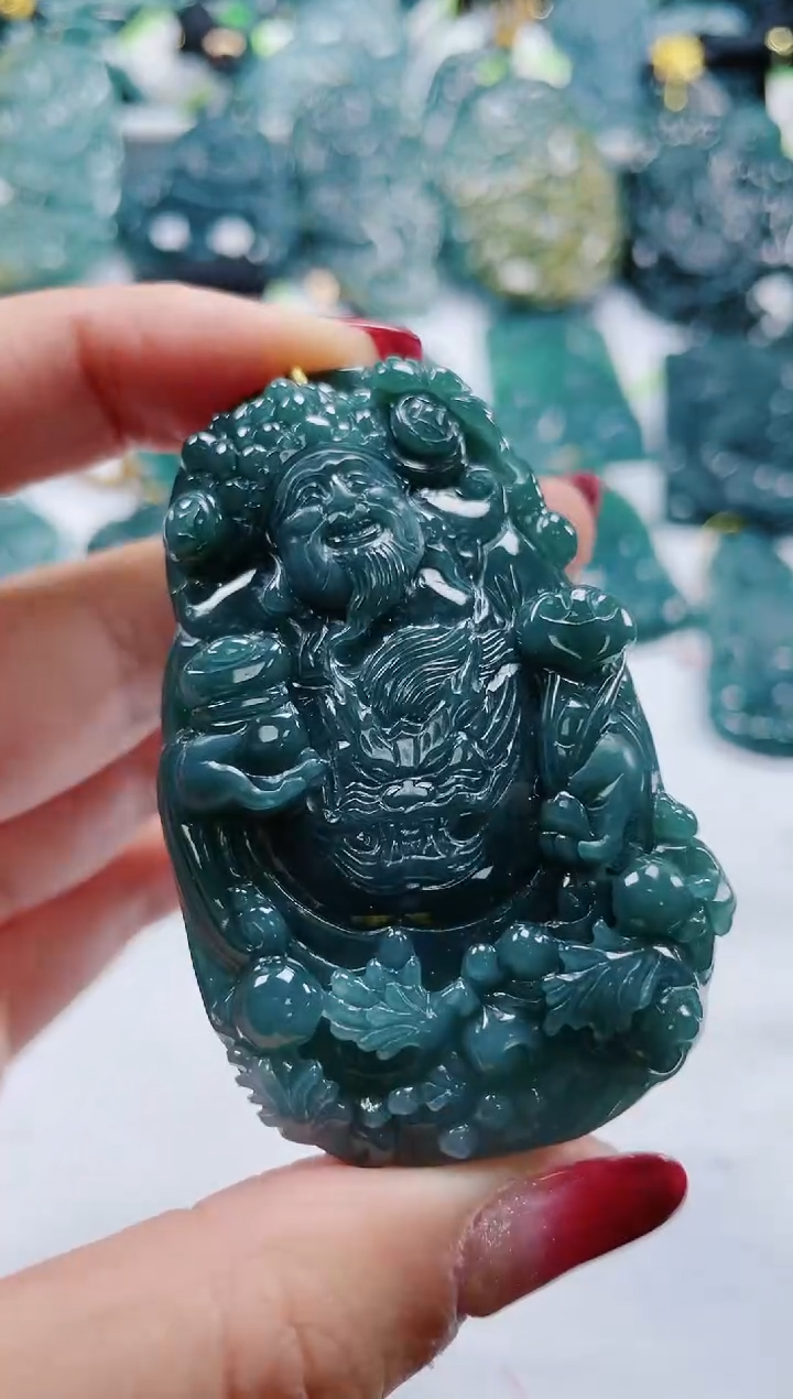 【闪购商品】翡翠颈饰未镶嵌           