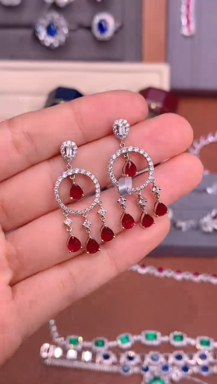 【闪购商品】红宝石耳坠18K金镶嵌2.6CT