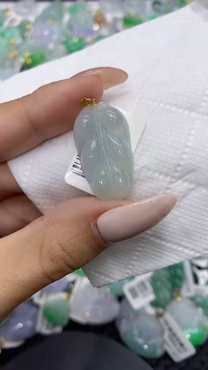 颈饰18K金镶嵌翡翠111111111111