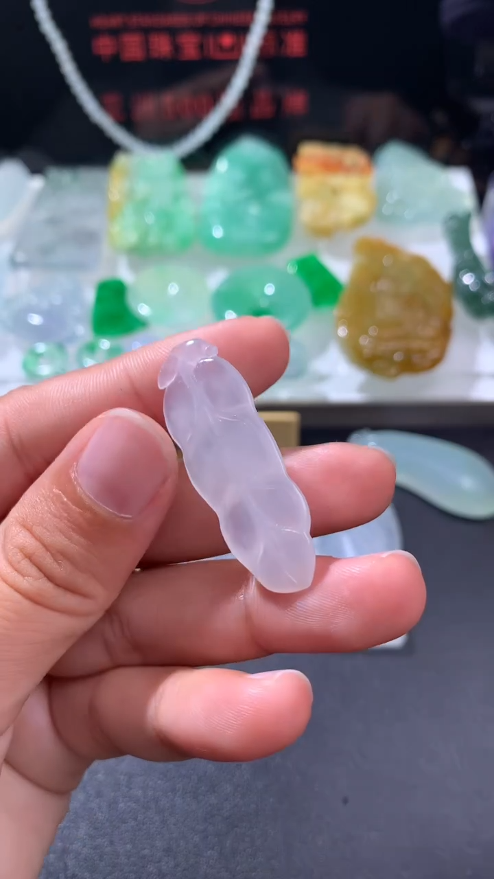 未镶嵌定制翡翠      