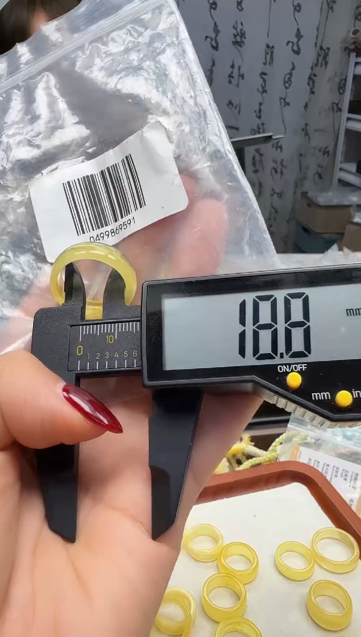 裸石琥珀未镶嵌如图