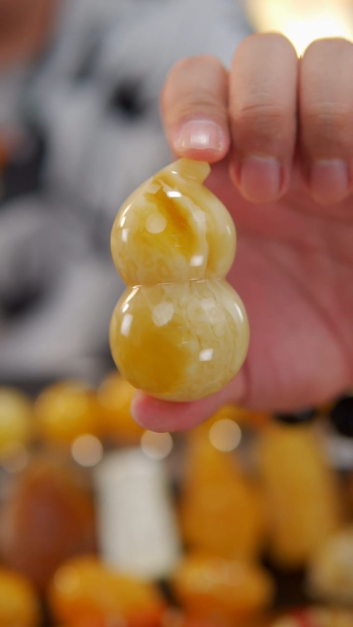 【闪购商品】蜜蜡裸石未镶嵌55.68溶洞葫芦