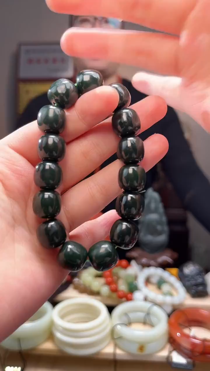 颈饰未镶嵌和田玉手串