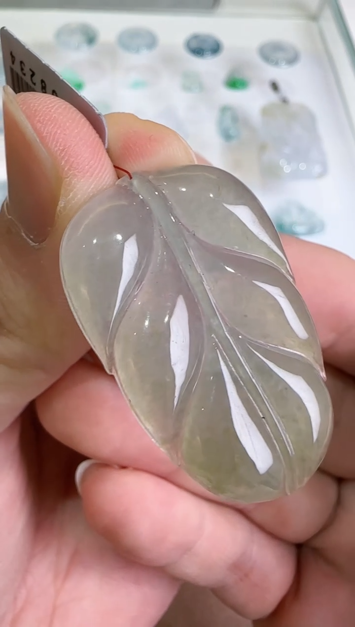 【闪购商品】翡翠吊坠(不含链)未镶嵌··